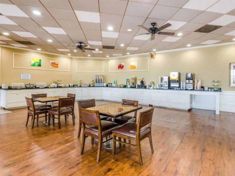 Quality Inn Roanoke Airport Екстер'єр фото