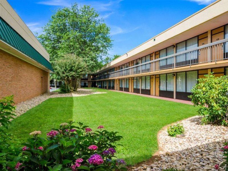 Quality Inn Roanoke Airport Екстер'єр фото