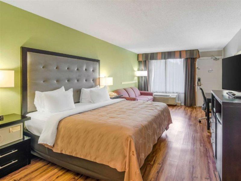 Quality Inn Roanoke Airport Екстер'єр фото