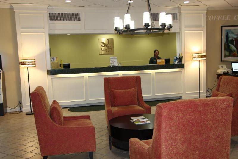 Quality Inn Roanoke Airport Екстер'єр фото