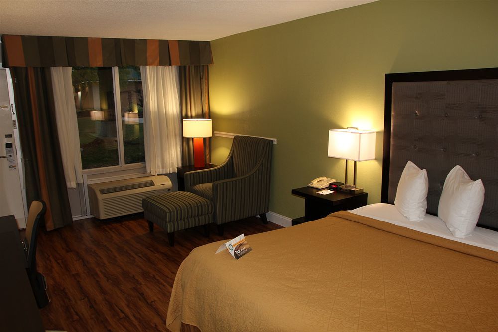 Quality Inn Roanoke Airport Екстер'єр фото