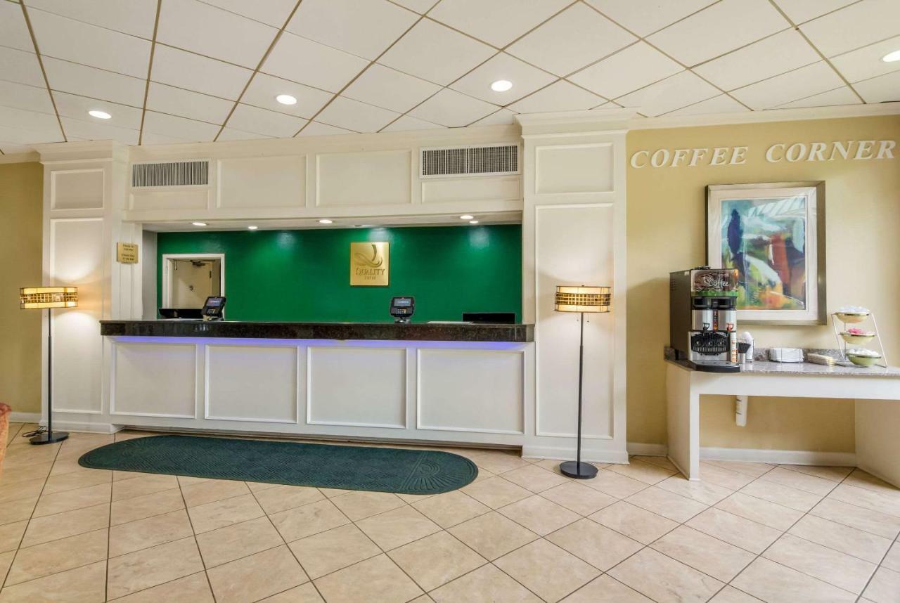 Quality Inn Roanoke Airport Екстер'єр фото