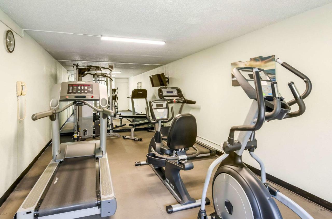 Quality Inn Roanoke Airport Екстер'єр фото