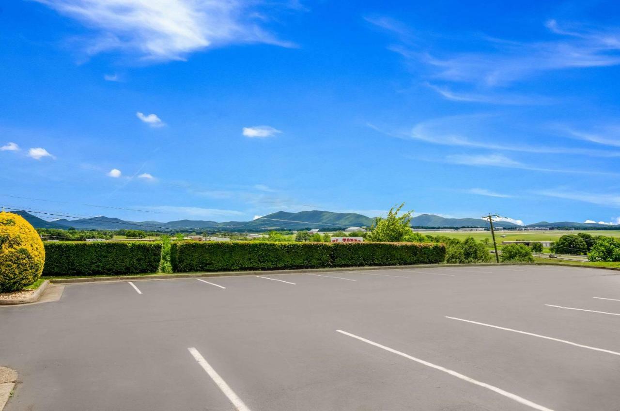 Quality Inn Roanoke Airport Екстер'єр фото