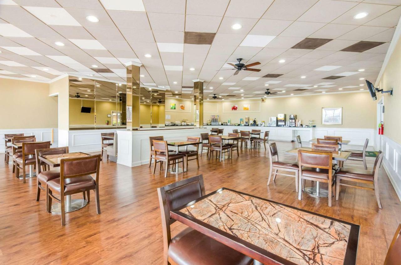 Quality Inn Roanoke Airport Екстер'єр фото
