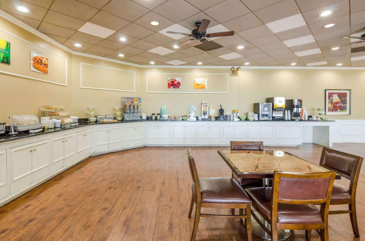 Quality Inn Roanoke Airport Екстер'єр фото